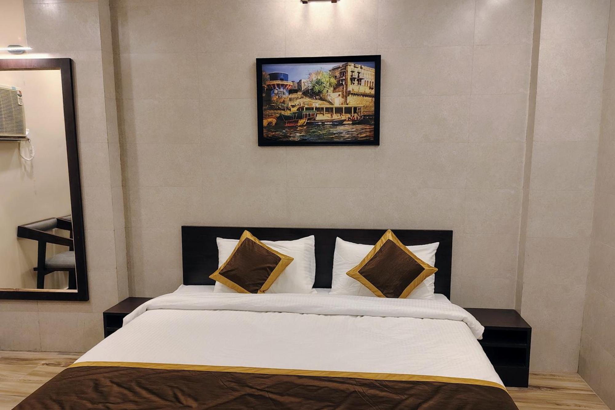 Puri Inn Varanasi Eksteriør billede